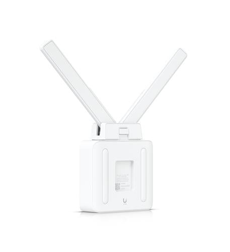5 GHz wireless bridge with PoE output