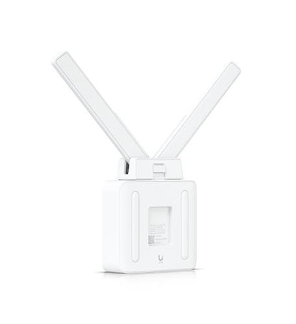 5 GHz wireless bridge with PoE output