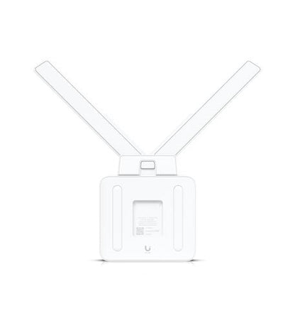 5 GHz wireless bridge with PoE output